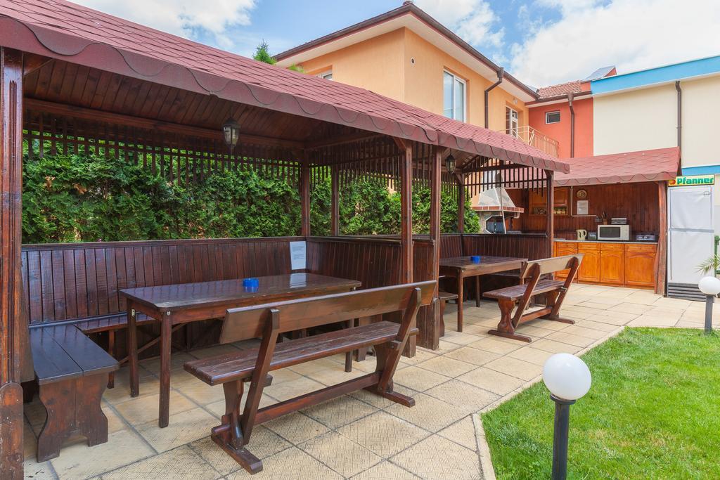 Guest House Kristal Ravda Exterior foto